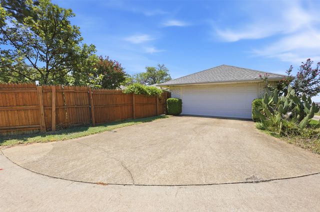 1718 Merrimac Trail, Garland, TX 75043