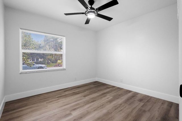 5586 N LAKEWOOD Circle A, Margate, FL 33063