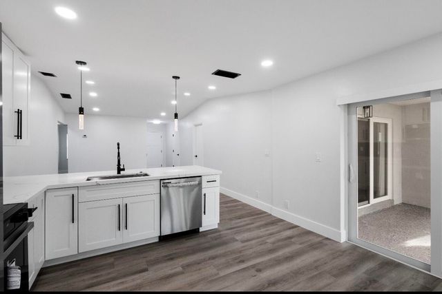 5586 N LAKEWOOD Circle A, Margate, FL 33063