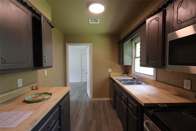 3805 SE 26th Street, Del City, OK 73115