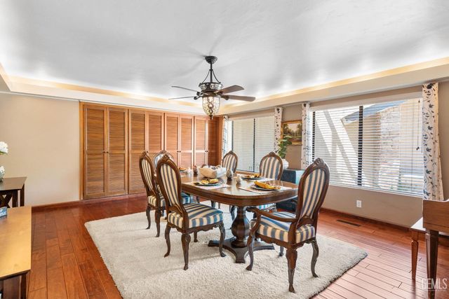 7805 Buena Tierra Court, Bakersfield, CA 93309