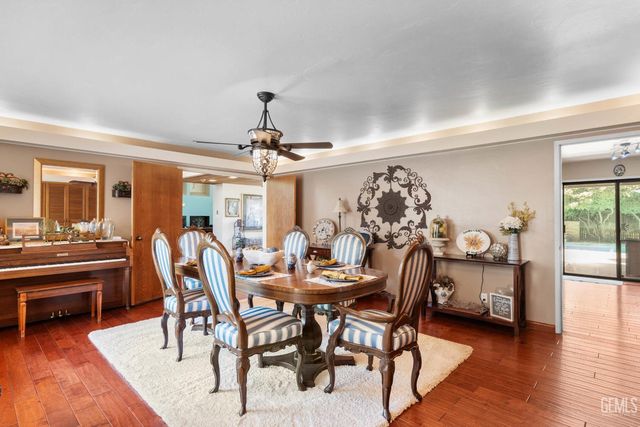 7805 Buena Tierra Court, Bakersfield, CA 93309