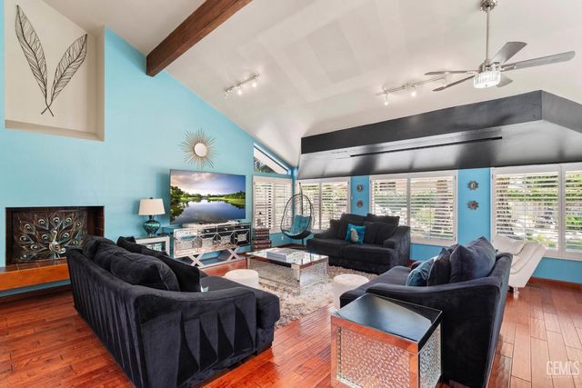 7805 Buena Tierra Court, Bakersfield, CA 93309