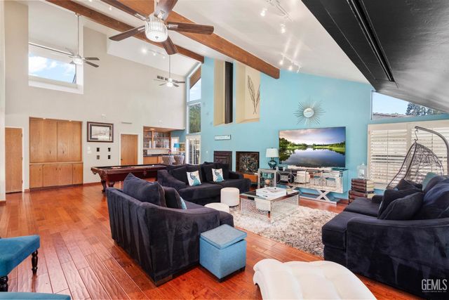 7805 Buena Tierra Court, Bakersfield, CA 93309