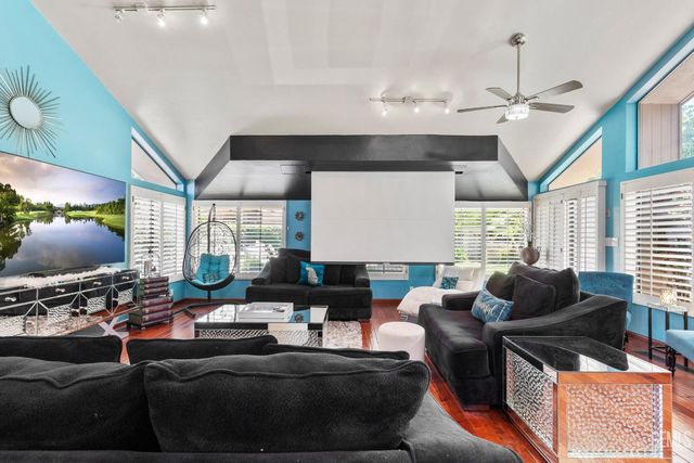 7805 Buena Tierra Court, Bakersfield, CA 93309