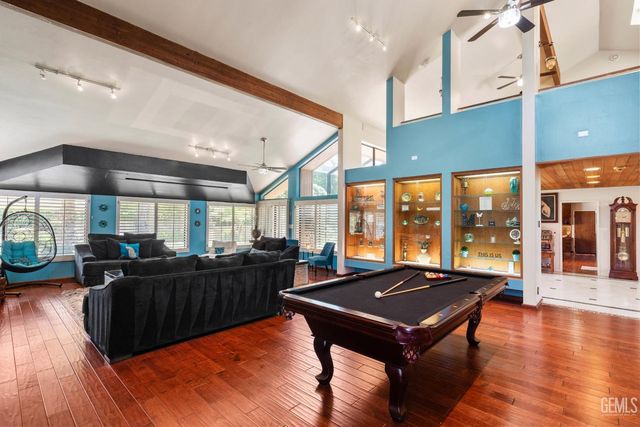 7805 Buena Tierra Court, Bakersfield, CA 93309