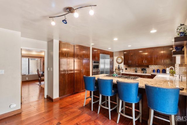 7805 Buena Tierra Court, Bakersfield, CA 93309