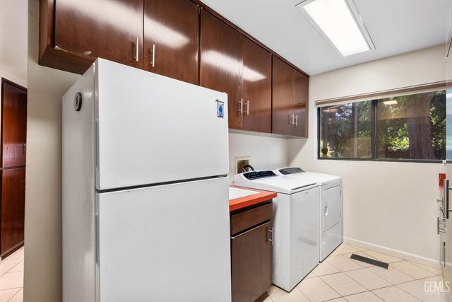 7805 Buena Tierra Court, Bakersfield, CA 93309