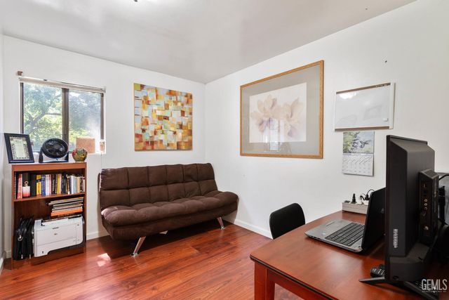 7805 Buena Tierra Court, Bakersfield, CA 93309