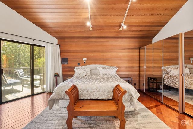 7805 Buena Tierra Court, Bakersfield, CA 93309