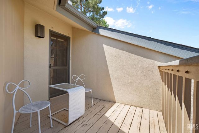 7805 Buena Tierra Court, Bakersfield, CA 93309