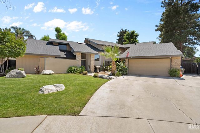 7805 Buena Tierra Court, Bakersfield, CA 93309