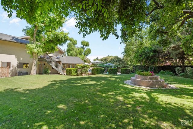 7805 Buena Tierra Court, Bakersfield, CA 93309