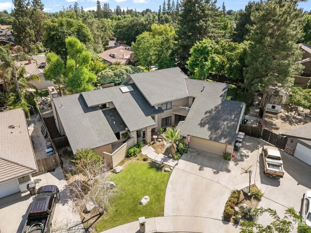 7805 Buena Tierra Court, Bakersfield, CA 93309