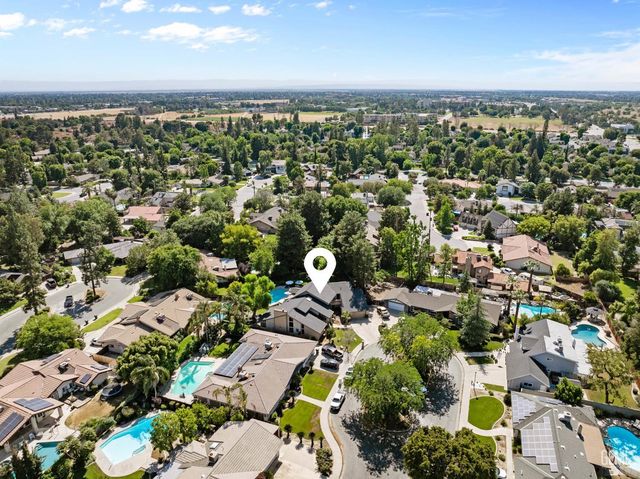 7805 Buena Tierra Court, Bakersfield, CA 93309