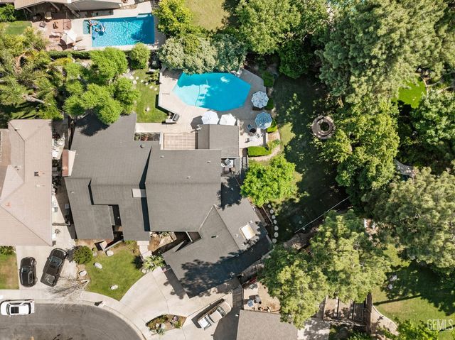 7805 Buena Tierra Court, Bakersfield, CA 93309