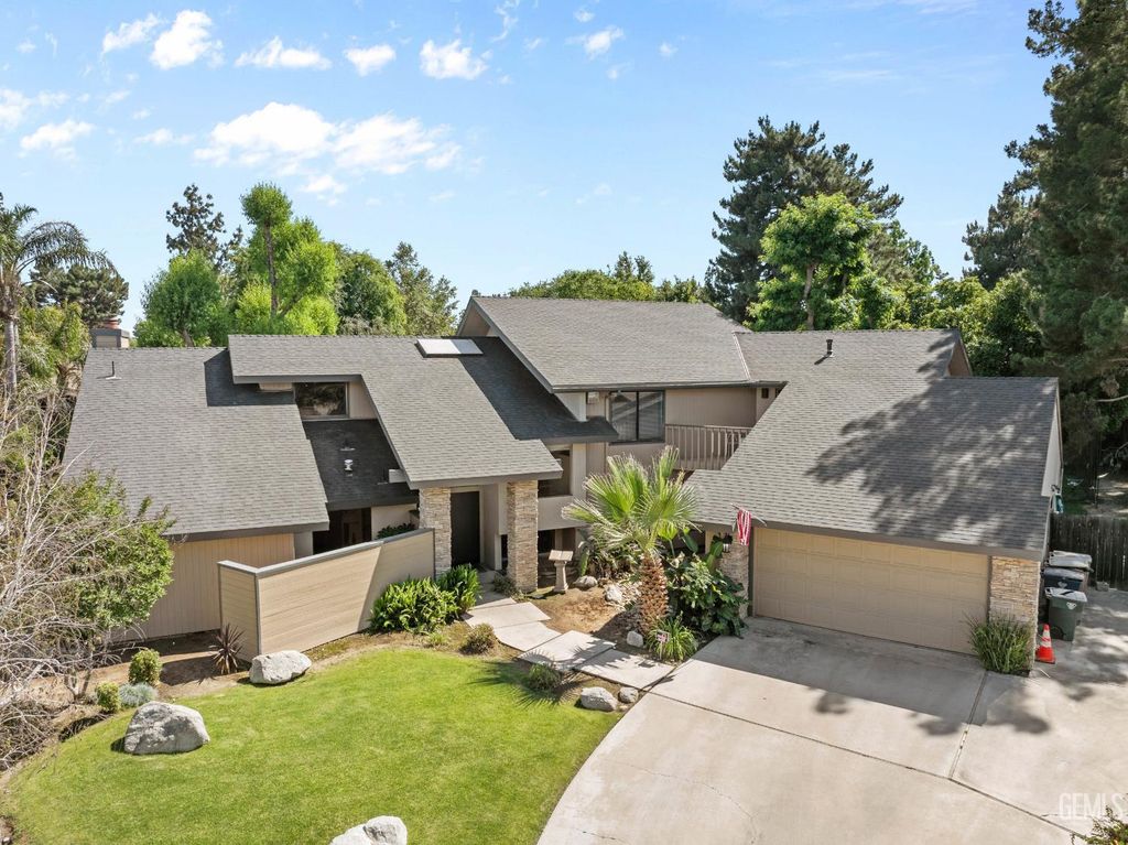 7805 Buena Tierra Court, Bakersfield, CA 93309