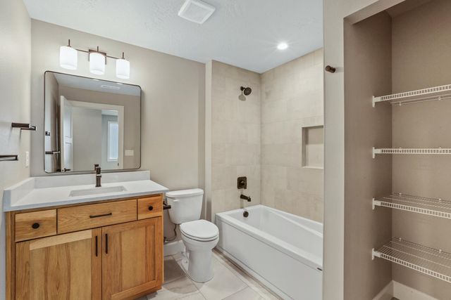 16933 E 15th Ln, Spokane Valley, WA 99037