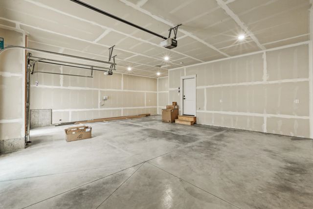 16933 E 15th Ln, Spokane Valley, WA 99037