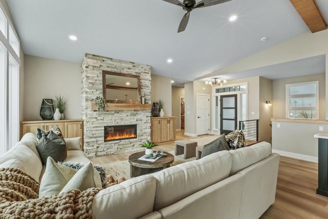 16933 E 15th Ln, Spokane Valley, WA 99037