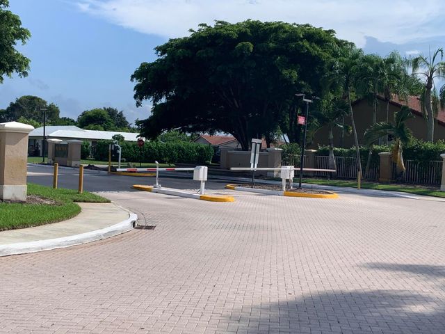 9914 Malvern Drive 9914, Tamarac, FL 33321