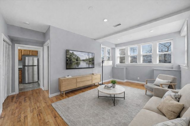 3100 W Argyle Street G, Chicago, IL 60625