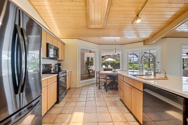 10252 Shireoaks Lane, Boca Raton, FL 33498