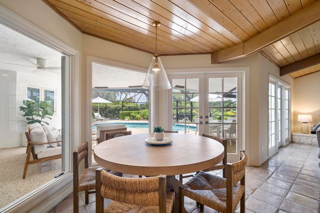 10252 Shireoaks Lane, Boca Raton, FL 33498
