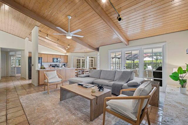 10252 Shireoaks Lane, Boca Raton, FL 33498