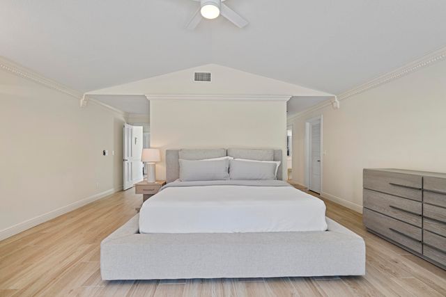 10252 Shireoaks Lane, Boca Raton, FL 33498