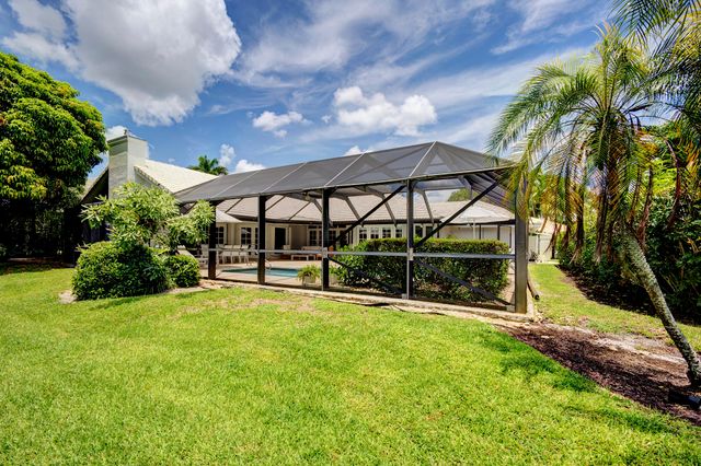 10252 Shireoaks Lane, Boca Raton, FL 33498