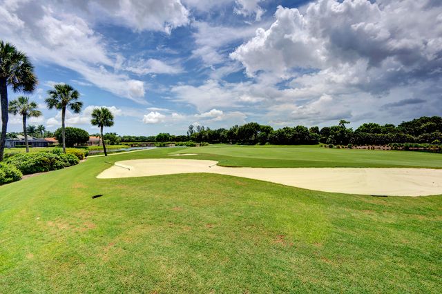 10252 Shireoaks Lane, Boca Raton, FL 33498