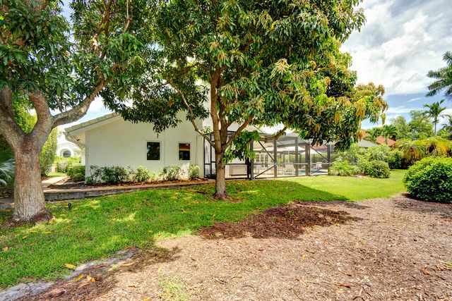 10252 Shireoaks Lane, Boca Raton, FL 33498