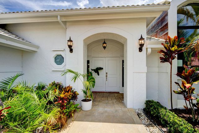 10252 Shireoaks Lane, Boca Raton, FL 33498