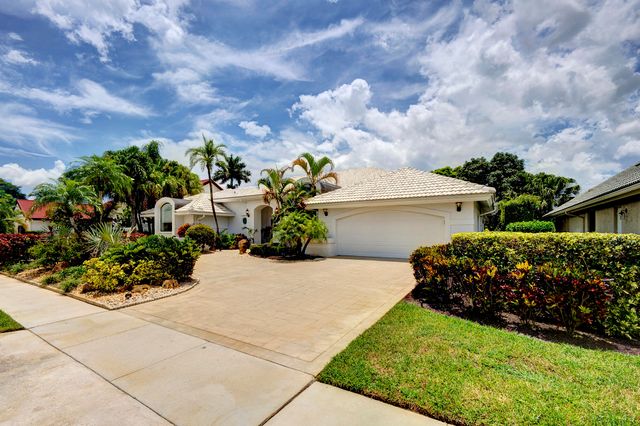 10252 Shireoaks Lane, Boca Raton, FL 33498