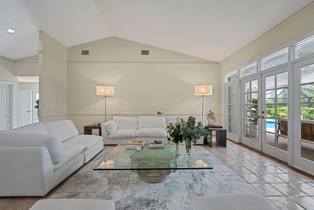 10252 Shireoaks Lane, Boca Raton, FL 33498