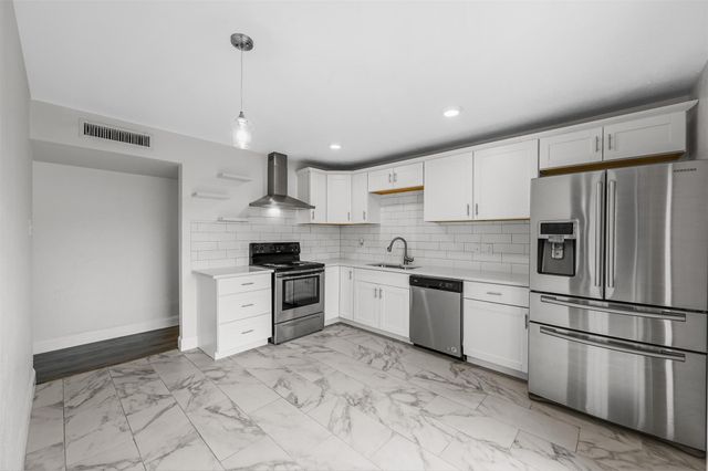 4940 Watkins Drive, The Colony, TX 75056