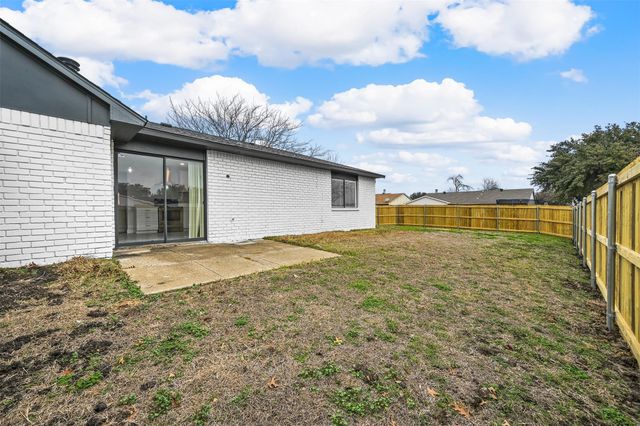 4940 Watkins Drive, The Colony, TX 75056