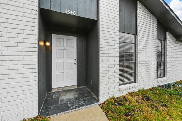 4940 Watkins Drive, The Colony, TX 75056