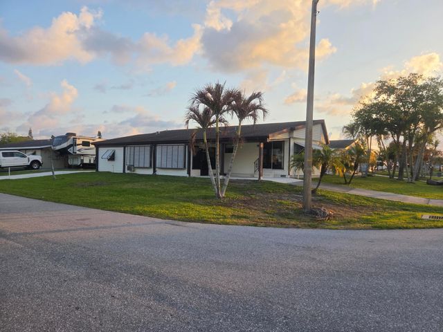 7107 SE Seahawk Street, Hobe Sound, FL 33455