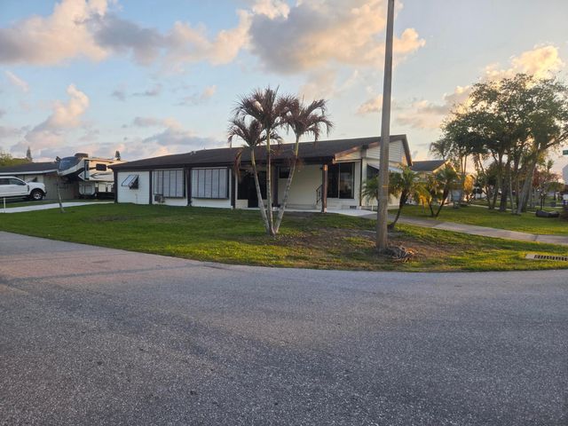7107 SE Seahawk Street, Hobe Sound, FL 33455