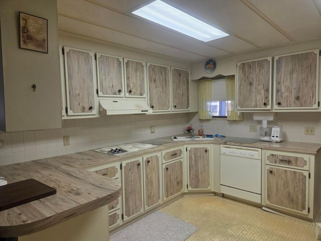 7107 SE Seahawk Street, Hobe Sound, FL 33455