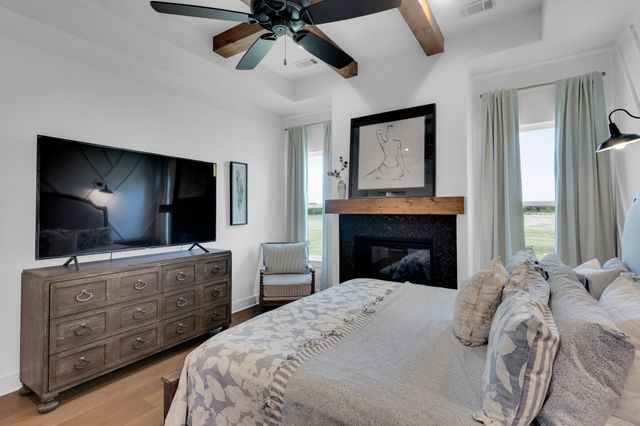 140 Friesian Lane, Waxahachie, TX 75167