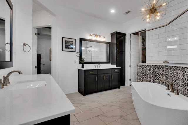 140 Friesian Lane, Waxahachie, TX 75167