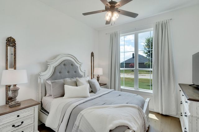 140 Friesian Lane, Waxahachie, TX 75167