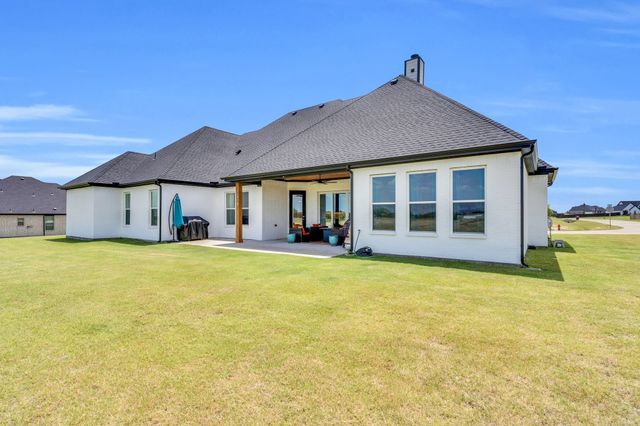 140 Friesian Lane, Waxahachie, TX 75167