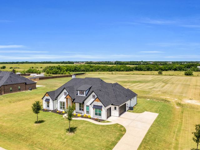 140 Friesian Lane, Waxahachie, TX 75167