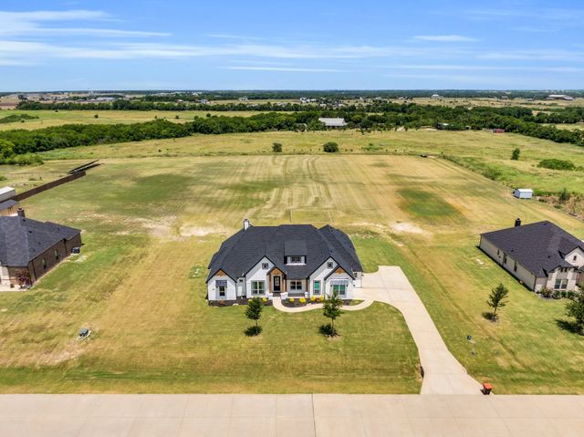 140 Friesian Lane, Waxahachie, TX 75167