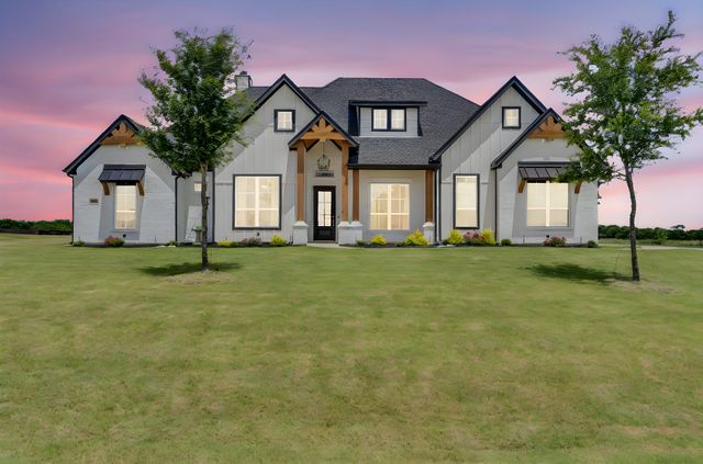 140 Friesian Lane, Waxahachie, TX 75167
