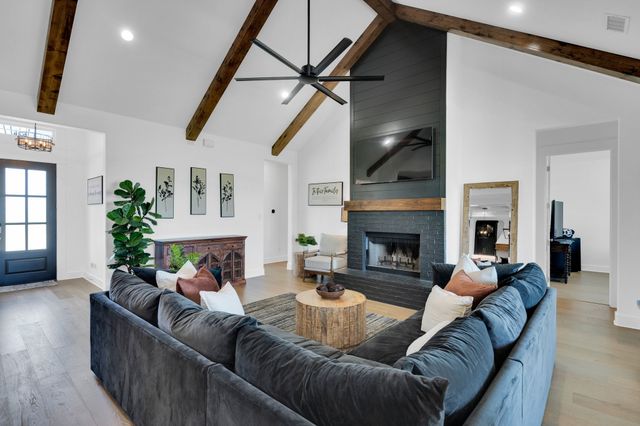 140 Friesian Lane, Waxahachie, TX 75167